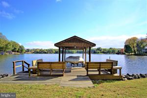 1443 N LAKESHORE DRIVE
