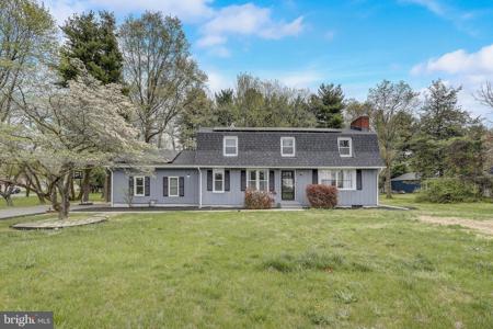 912 PERKINS LANE