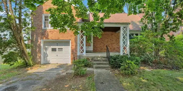 812 PENNDALE AVENUE