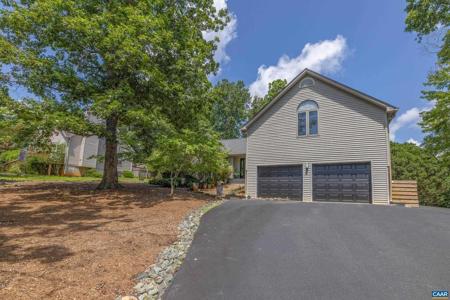 22 BROUGHAM RD