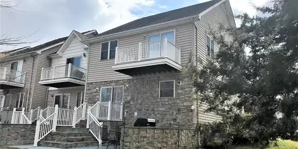 242 LAKE FRONT DRIVE