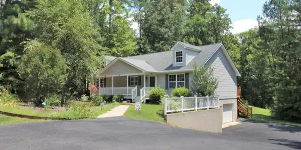 5423 WYNDEMERE CIRCLE