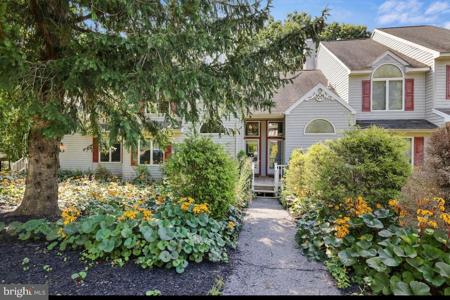 78 LAURELWOODS DRIVE