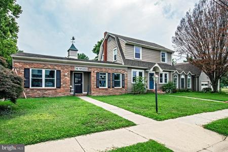 7 GLENWOOD PLACE