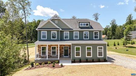 135 FAIRVIEW DR