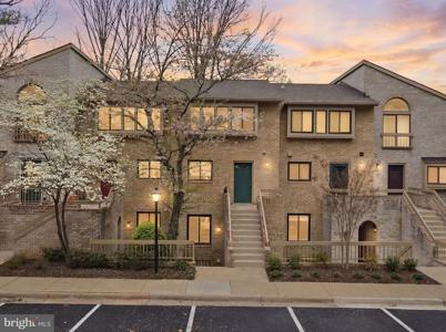 11124 BOATHOUSE COURT