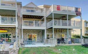 292 LAKE FRONT DRIVE
