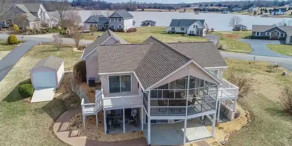 5716 CRESCENT POINT DRIVE