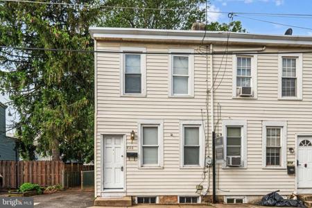 820 CUMBERLAND STREET