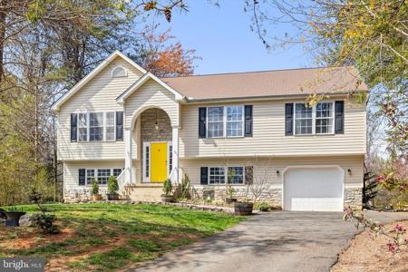 104 CARLYLE COURT