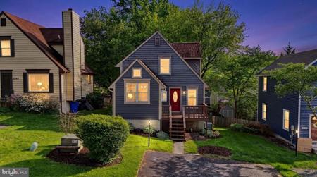 10743 LAKE EDGE COURT