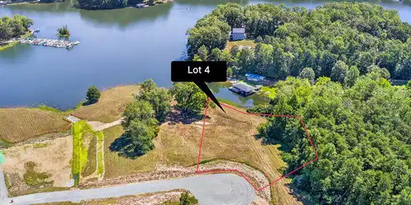 4707 EAGLE POINT COURT