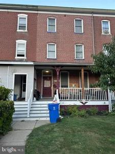 136 4TH AVENUE