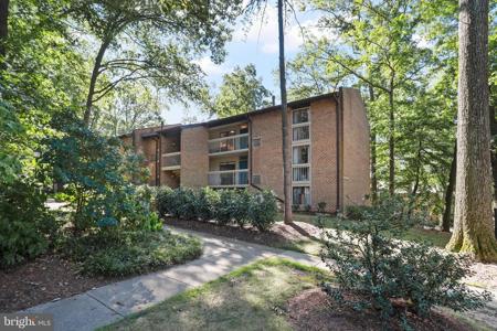 1592 MOORINGS DRIVE