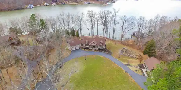 7606 GOVERNORS POINT LANE