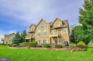 5 LAKEFRONT LINKS DRIVE
