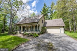 3 WOODED RIDGE ROAD