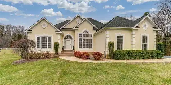 5806 WILLOW TREE COURT