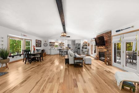 3319 VIOLA WAY