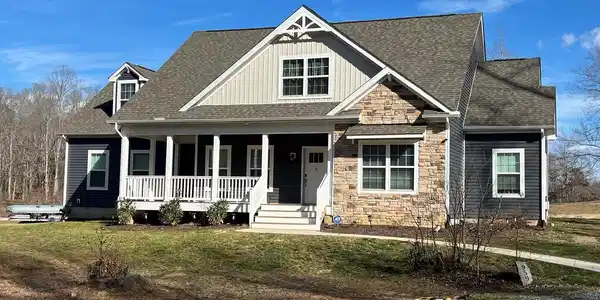 959 LAKE FOREST DR