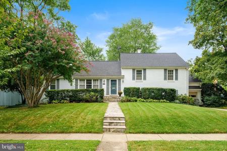 1211 WAKE FOREST DRIVE