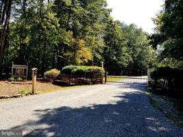 4 MITCHEL POINT RD