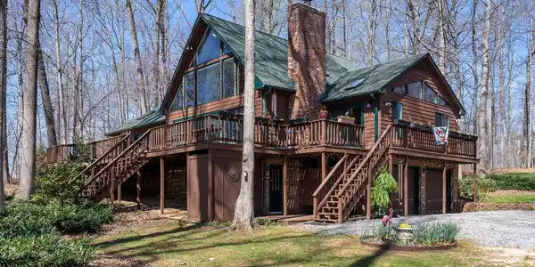 3017 CONWAYS TRAIL W