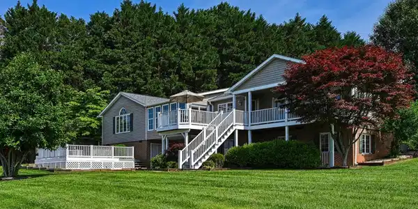 100 SANDY POINT DRIVE