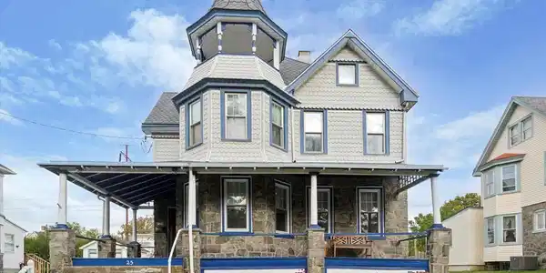 25 HINCKLEY AVENUE