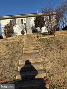 3845 PINEWOOD TERRACE