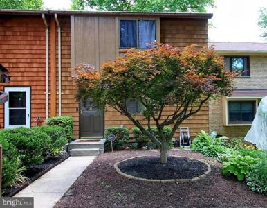 7490 HICKORY LOG CIRCLE