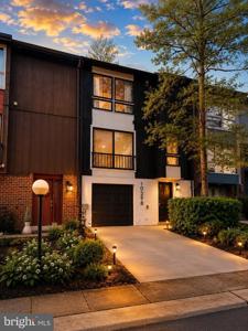 10298 GREEK BOY PLACE