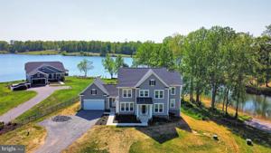 928 FAIRVIEW DR