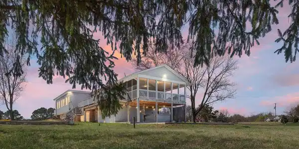 26 LAKE COURT