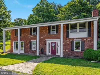 106 LAKESIDE DRIVE