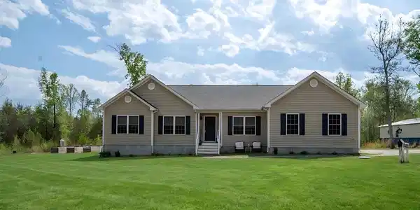 564 EQUESTRIAN LANDING TRL