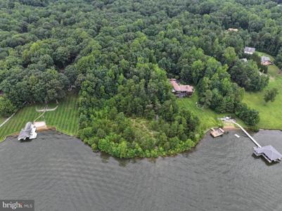 60 LAURELWOOD DRIVE