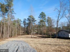 810 LAKE CAROLINE DR