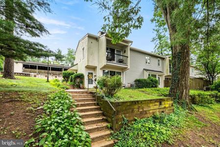 239 CHELSEA CIRCLE