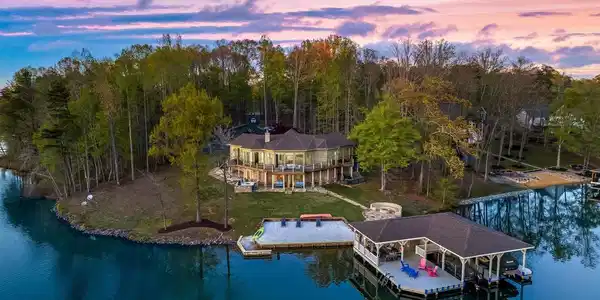 163 ROSE CIRCLE