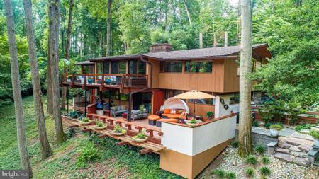 1104 HIGH COUNTRY ROAD