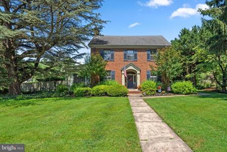 305 COLLEGE PLACE