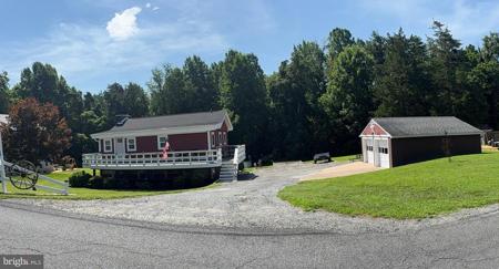 515 LAKESHORE DRIVE