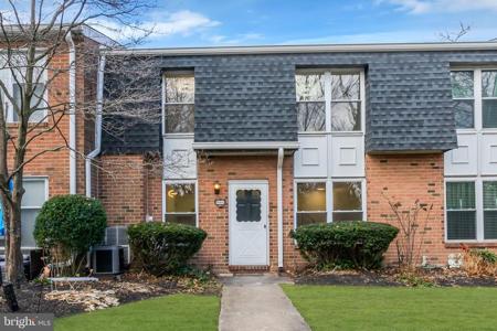 1084 HARBOUR DRIVE