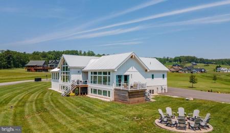 619 WATERFRONT GREENS DRIVE