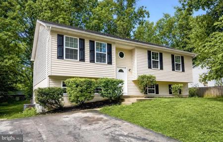 673 RUNNING FOX ROAD