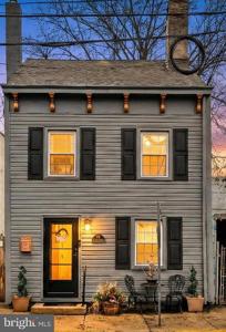 6 CHURCH STREET