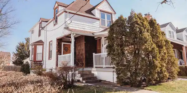 117 ROSEMONT AVENUE