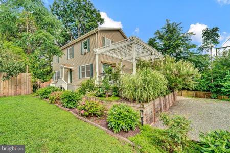 6 WASHINGTON AVENUE