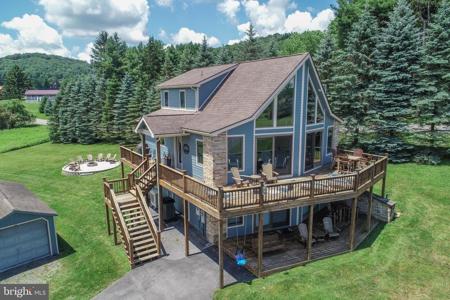 8 HIDDEN COVE COURT